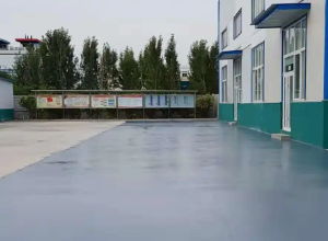 咸宁彩色路面喷涂翻新的材料对冬季